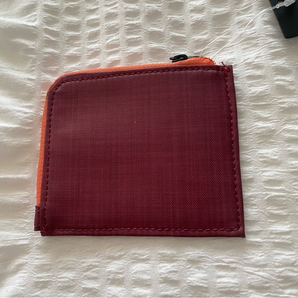 NWT Oakley Original 90's small Zip card Wallet in color “sun dried tomato” - Picture 5 of 9